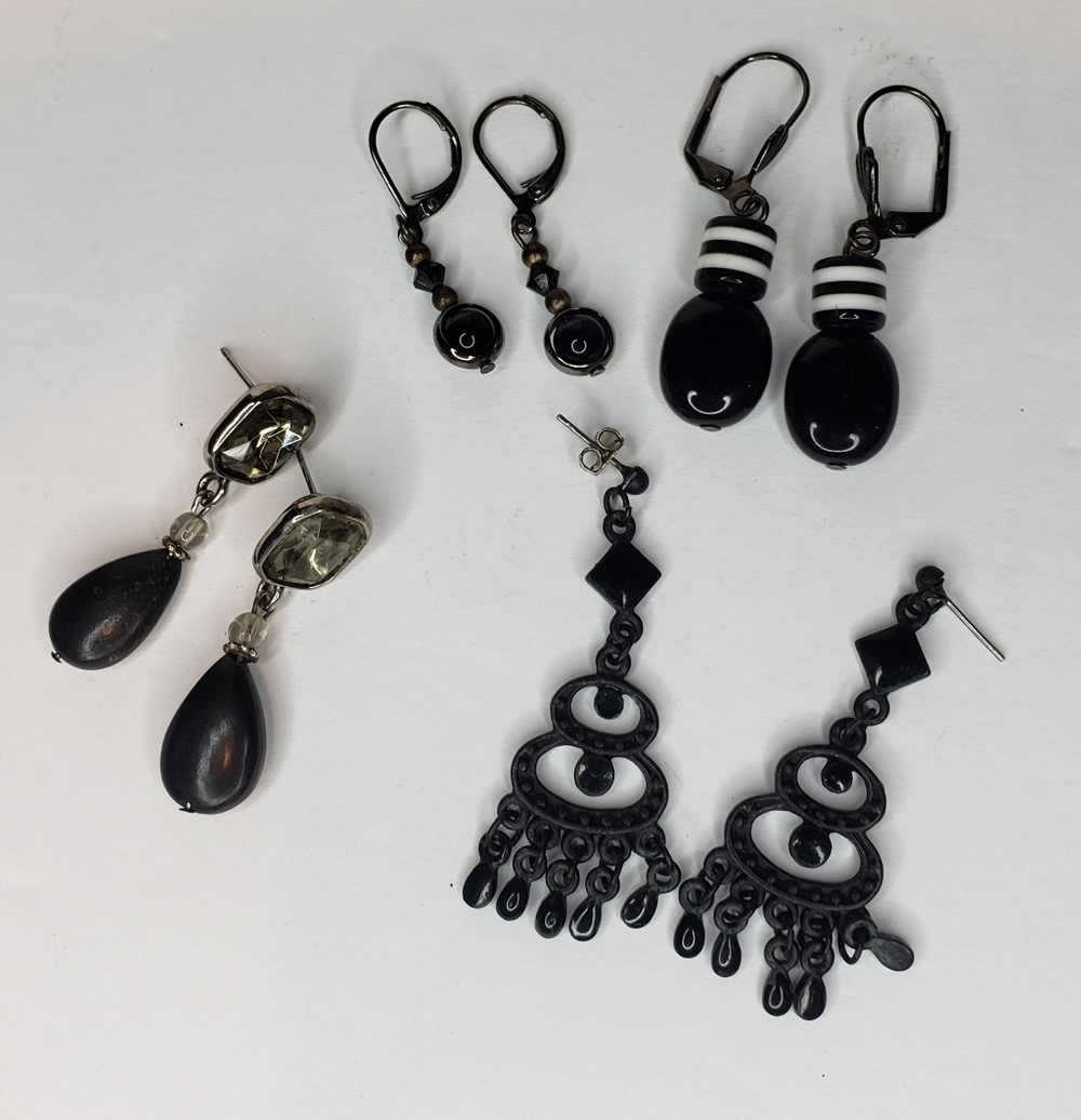 Earrings Black 4 Pair